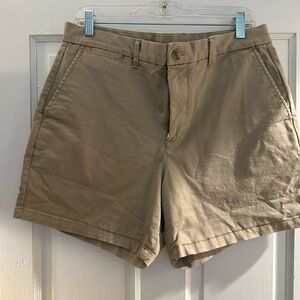 EUC | Men’s Khaki Shorts | GAP | Size 33 | 6”